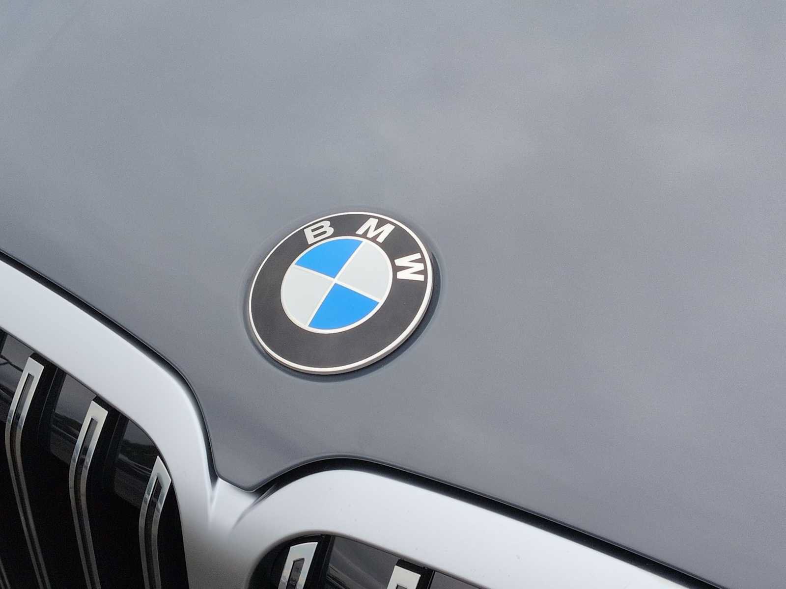 Used 2027 BMW X7 xDrive40i AWD/4WD image 12