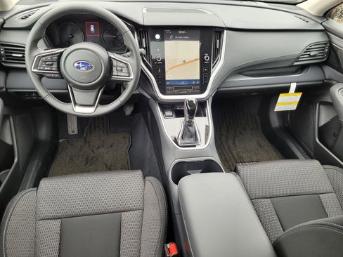 Used 2025 Subaru Outback Premium image 5