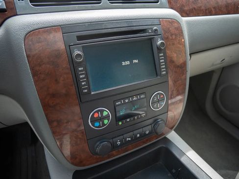 Used 2007 Chevrolet Silverado 1500 LTZ w/ Safety Package AWD/4WD image 22