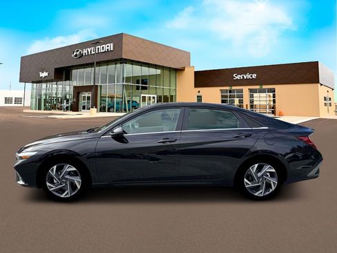 New 2026 Hyundai Elantra Limited FWD image 3