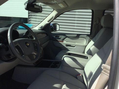 Used 2013 Chevrolet Silverado 1500 LTZ w/ LTZ White Diamond Edition AWD/4WD image 7