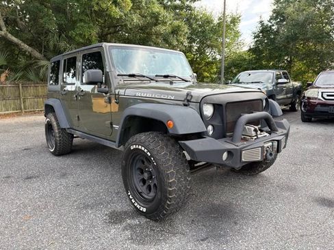 Used 2015 Jeep Wrangler Unlimited Rubicon w/ Connectivity Group AWD/4WD image 2