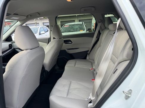 Certified 2024 Nissan Rogue SV FWD image 12