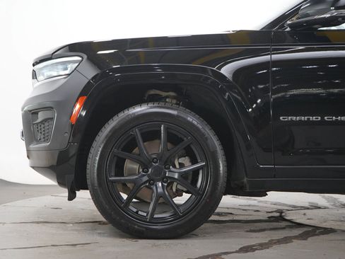Used 2021 Jeep Grand Cherokee L Overland w/ Advanced Protech Group III AWD/4WD image 23