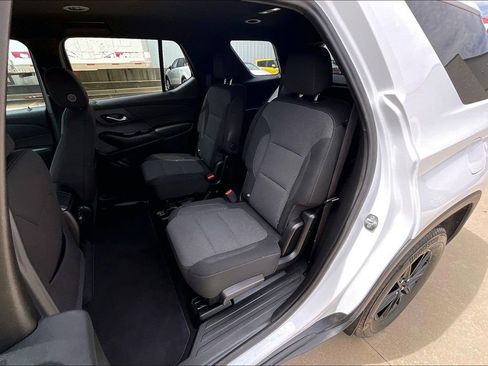 Used 2023 Chevrolet Traverse LT FWD image 26