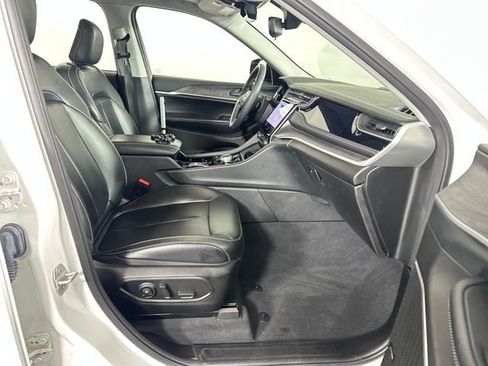 Used 2023 Jeep Grand Cherokee 4WD 4xe image 28