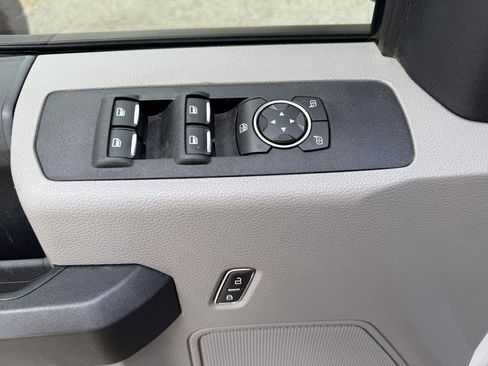 Used 2019 Ford F250 XL w/ Power Equipment Group AWD/4WD image 23