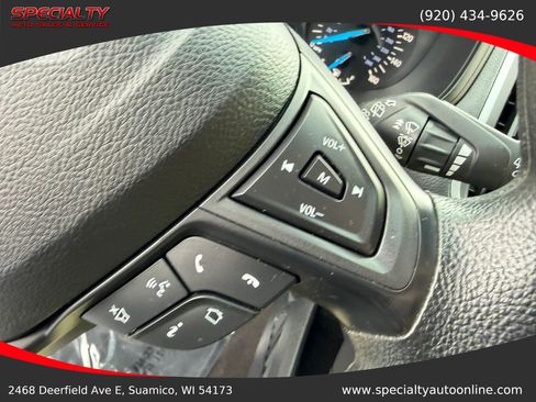 Used 2020 Ford Edge SE w/ Cargo Accessory Package FWD image 17