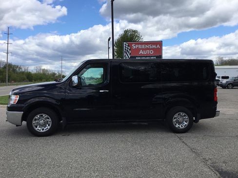 Used 2018 Nissan NV 3500 SL RWD image 8