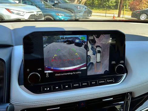 Used 2022 Nissan Rogue SL w/ SL Premium Package image 26