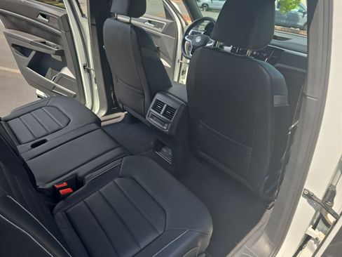 Used 2020 Volkswagen Atlas Cross Sport SEL Premium AWD/4WD image 11