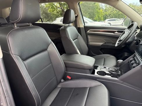 Used 2023 Volkswagen Atlas SE w/ Panoramic Sunroof Package FWD image 16