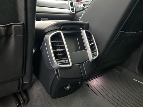 Used 2016 Porsche Cayenne GTS image 21