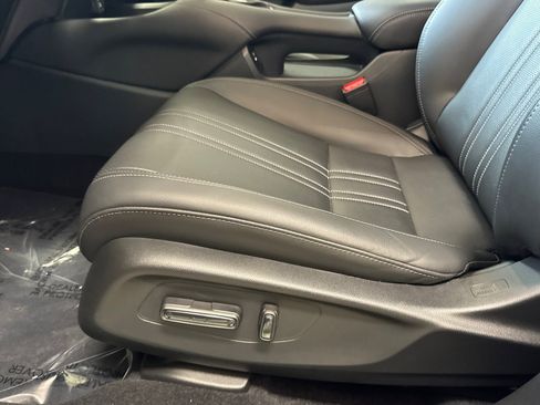 Certified 2024 Honda HR-V EX-L image 15