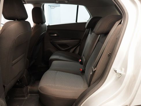 Used 2021 Chevrolet Trax LS image 24