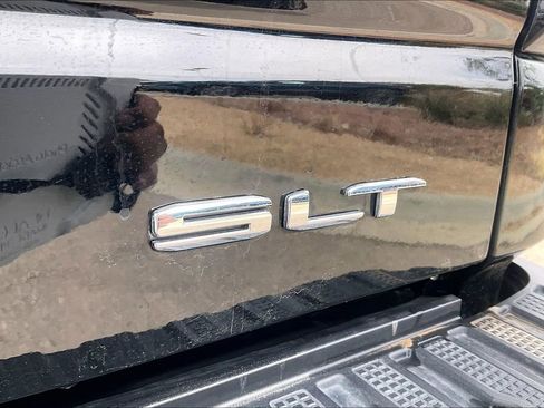Used 2025 GMC Sierra 1500 SLT image 8