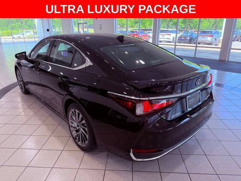 Used 2024 Lexus ES 300h Ultra Luxury w/ Accessory Package (Z2) FWD image 6