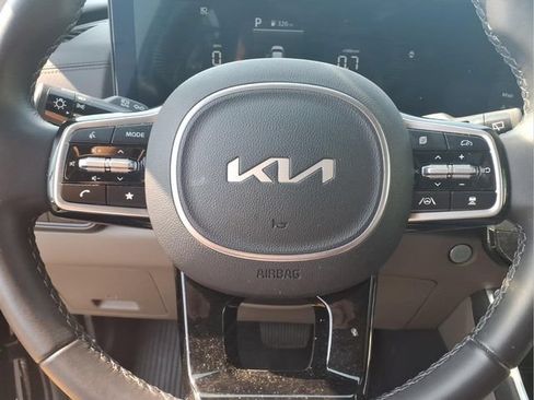 Used 2026 Kia Carnival FWD image 13