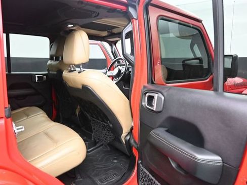 Used 2018 Jeep Wrangler Unlimited Rubicon AWD/4WD image 44