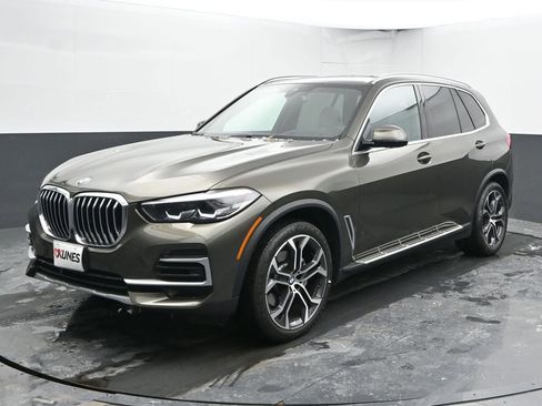 Used 2023 BMW X5 xDrive40i w/ Premium Package image 6
