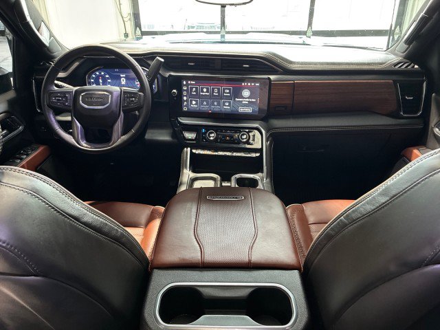Used 2025 GMC Sierra 2500 Denali Ultimate w/ Max Trailering Package AWD/4WD image 10