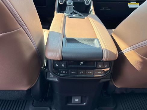 New 2026 Toyota Grand Highlander Platinum AWD/4WD image 9