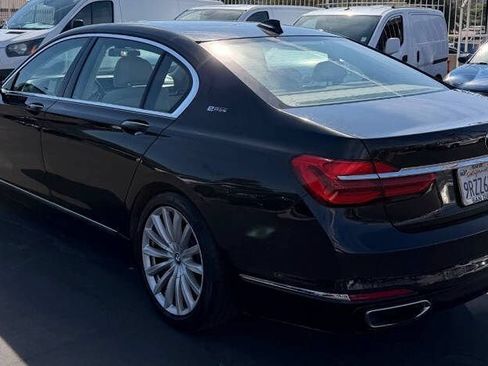 Used 2018 BMW 740e xDrive AWD/4WD image 10