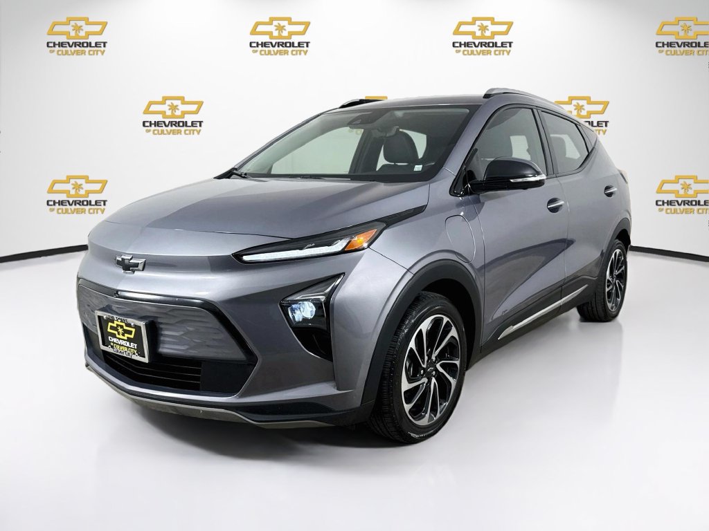 Used 2023 Chevrolet Bolt EUV Premier w/ Super Cruise Package FWD image 3