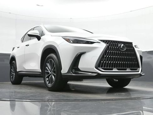 Certified 2025 Lexus NX 250 FWD w/ Premium Package image 33