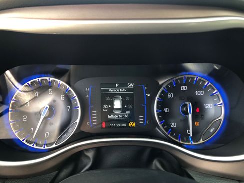 Used 2021 Chrysler Voyager LX image 26