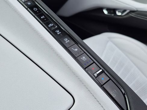 Used 2024 Chevrolet Corvette Stingray Preferred Conv w/ Z51 Performance Package image 14