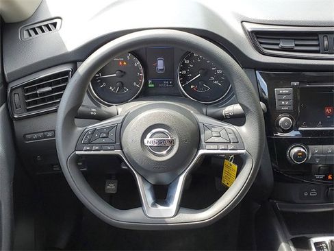 Used 2018 Nissan Rogue S image 25