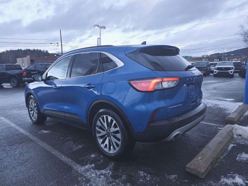 Used 2021 Ford Escape Titanium image 5