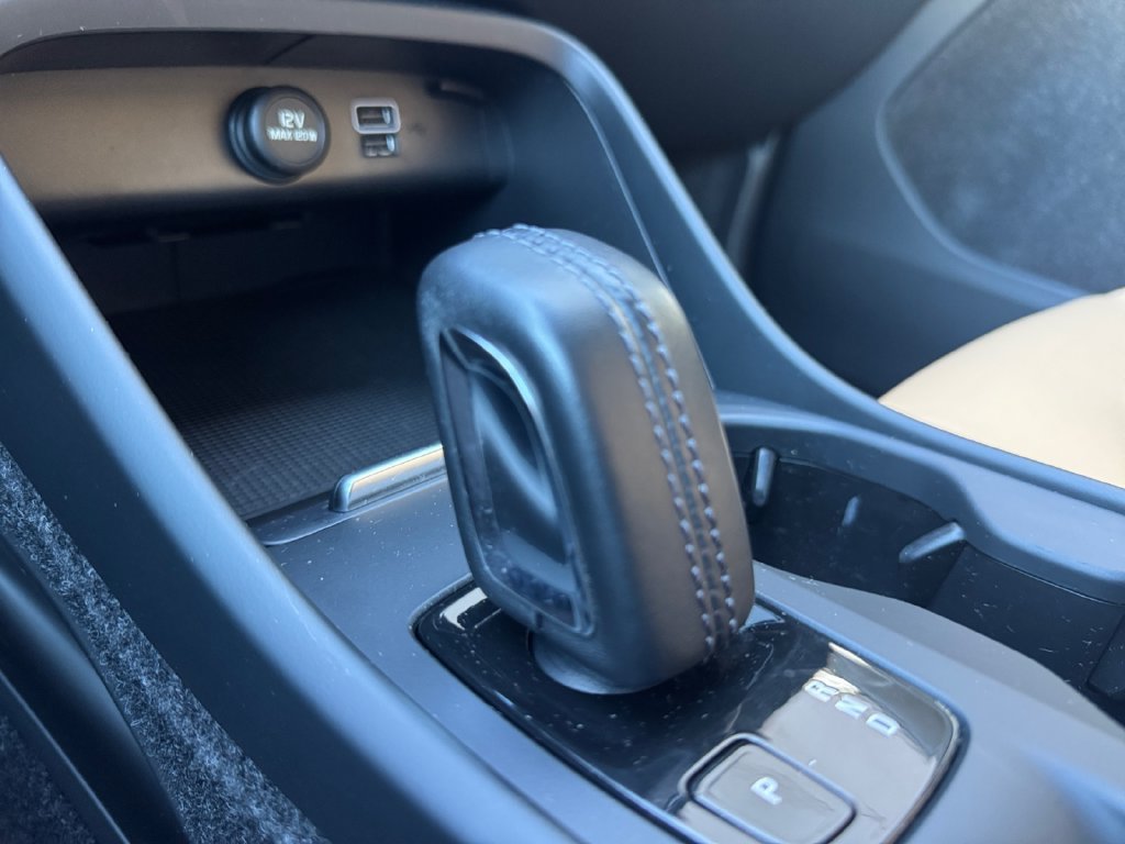 Used 2019 Volvo XC40 T5 Momentum AWD/4WD image 16