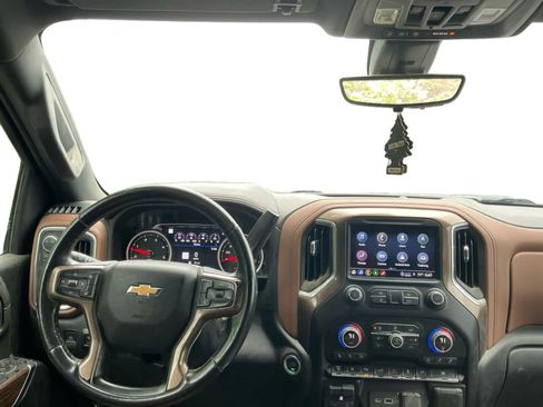 Used 2022 Chevrolet Silverado 3500 High Country w/ Technology Package AWD/4WD image 10