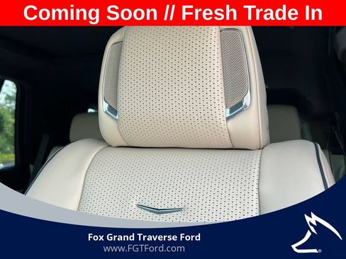 Used 2023 Cadillac Escalade Premium Luxury w/ Performance Package AWD/4WD image 16