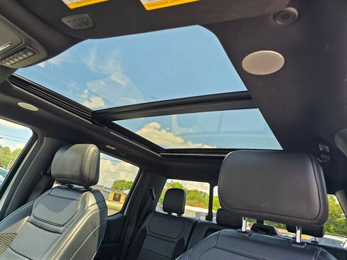 Used 2021 Ford F150 Raptor w/ Equipment Group 801A High AWD/4WD image 8