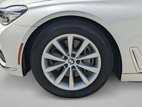 Used 2018 BMW 740i 740i image 21