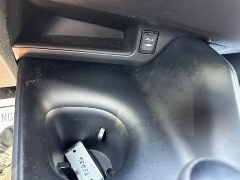Used 2018 Toyota C-HR XLE FWD image 20