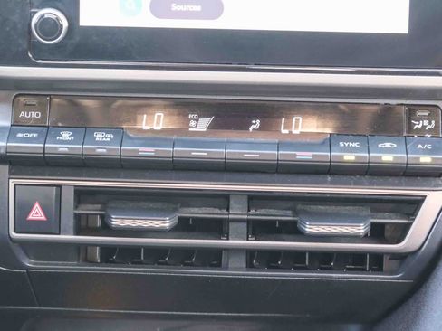 Used 2025 Toyota Camry LE FWD image 15