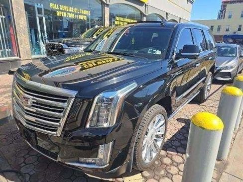 Used 2018 Cadillac Escalade Platinum image 2