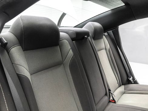 Used 2015 Dodge Charger SXT image 36