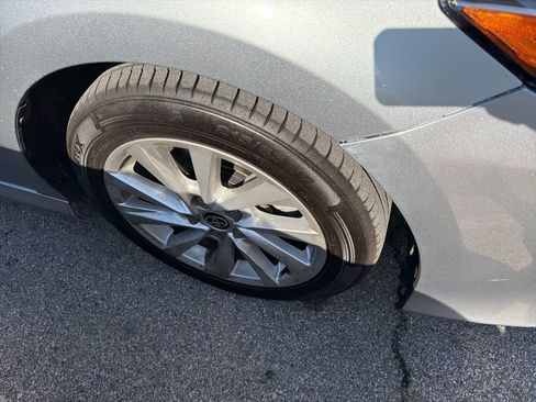 Used 2021 Toyota Camry LE image 12