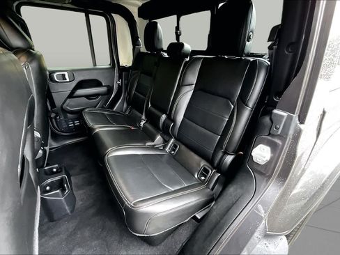Used 2020 Jeep Gladiator Overland w/ Popular Equipment Package AWD/4WD image 19