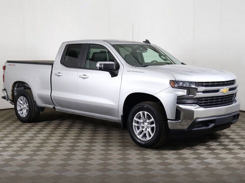 Used 2022 Chevrolet Silverado 1500 LT AWD/4WD image 2