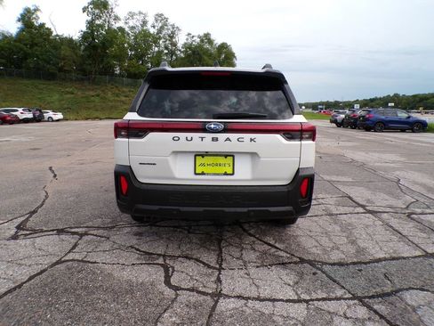 Used 2026 Subaru Outback Premium AWD/4WD image 4
