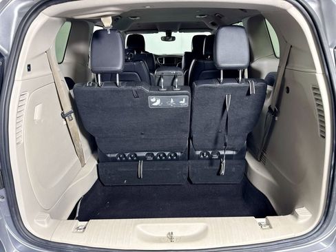 Used 2018 Chrysler Pacifica Touring-L FWD image 29