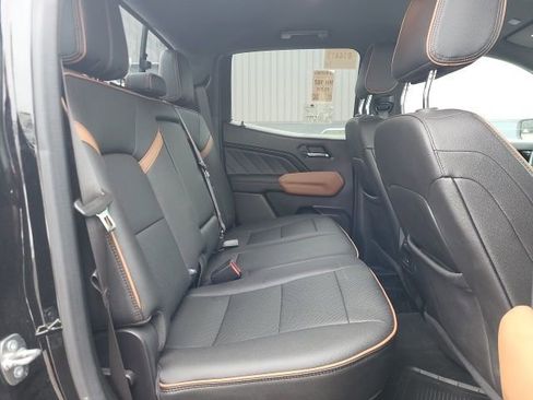 Used 2023 GMC Canyon AT4 image 12