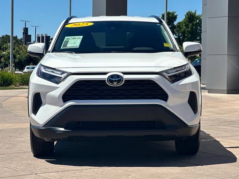Used 2025 Toyota RAV4 XLE AWD/4WD image 10