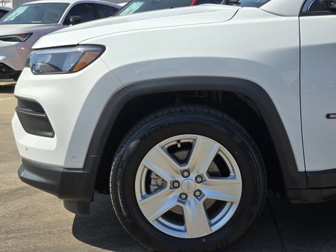 Used 2022 Jeep Compass Latitude w/ Sun and Sound Group FWD image 13